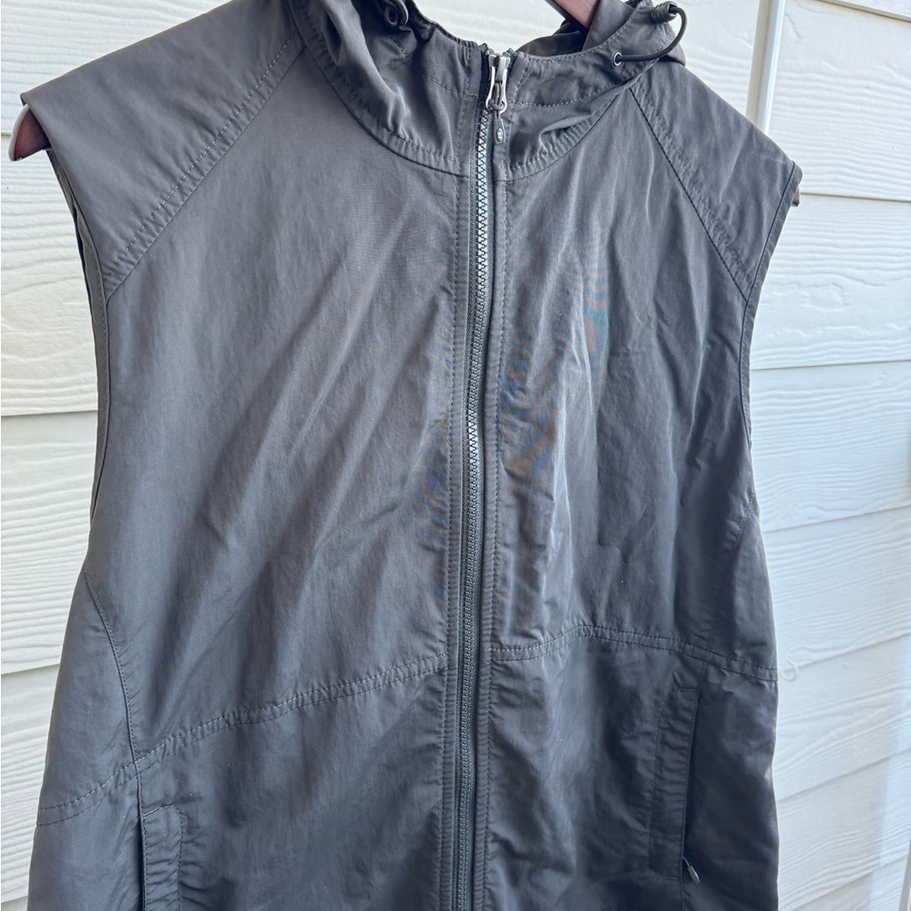 Eddie Bauer Women’s Vest - Picture 2 of 12